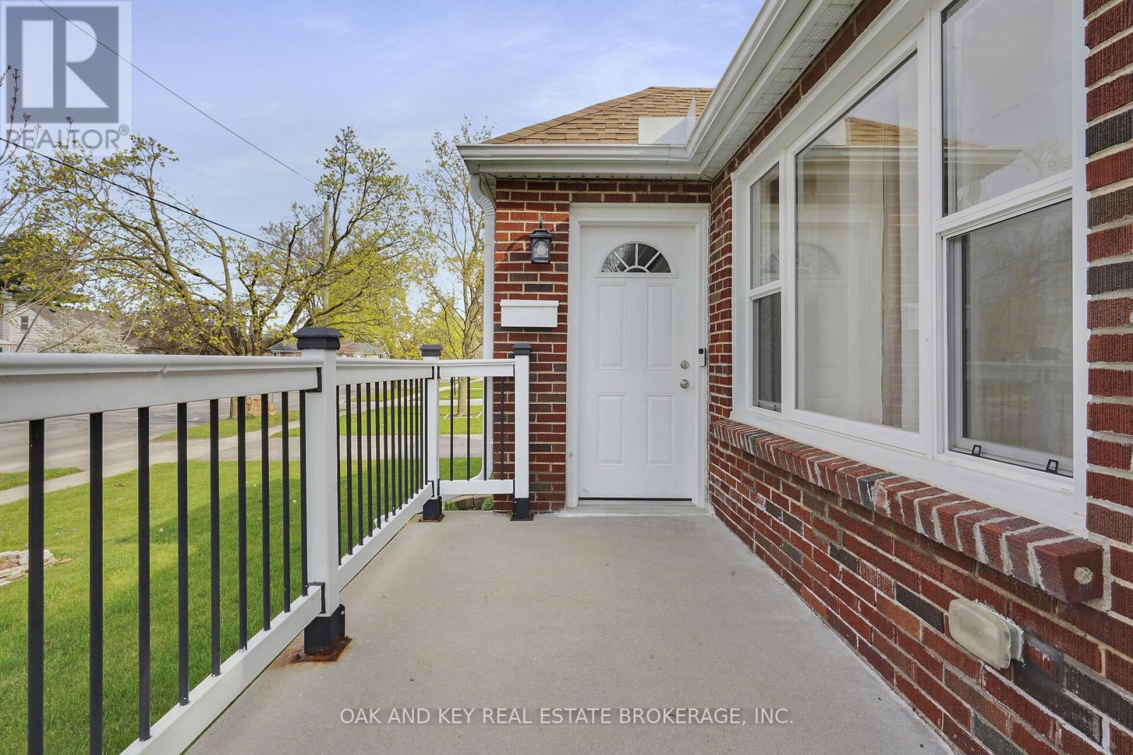 216 Vancouver Street, London East, Ontario  N5W 4R8 - Photo 6 - X12115386