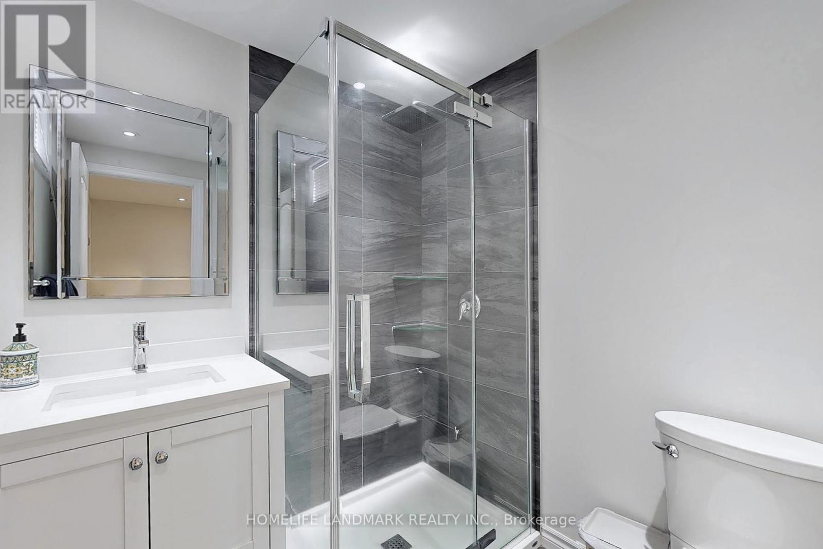 2314 Woodridge Way, Oakville, Ontario  L6H 6S3 - Photo 45 - W12161561