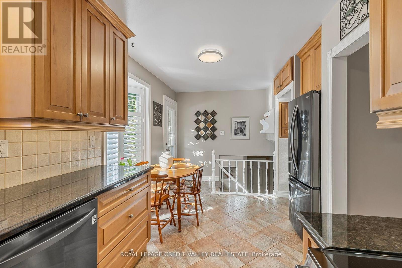 9 Norval Crescent, Brampton, Ontario  L6W 1J1 - Photo 15 - W12161553