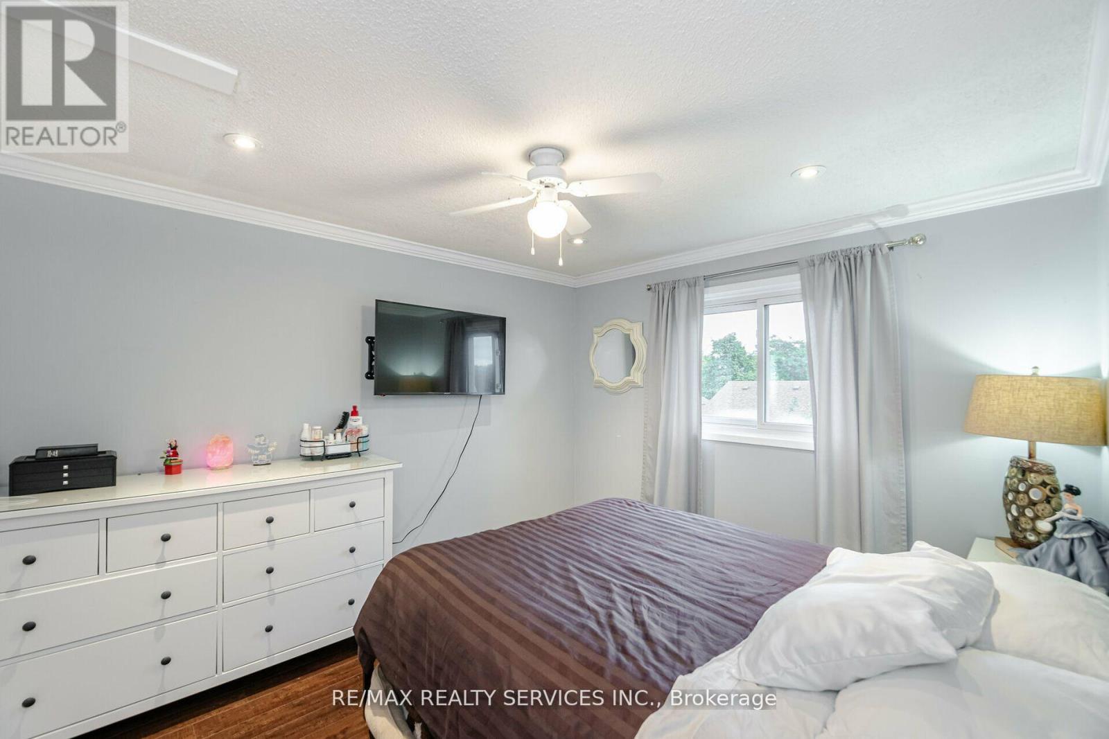 11 Courtleigh Square, Brampton, Ontario  L6Z 1J2 - Photo 25 - W12161523