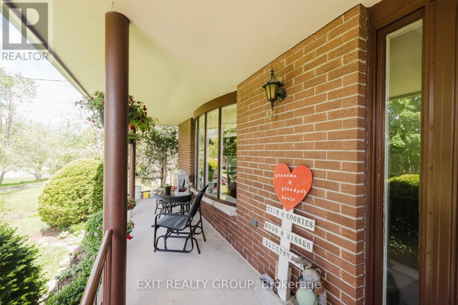 152 Chatterton Valley Crescent, Quinte West, Ontario  K0K 2B0 - Photo 5 - X12161570