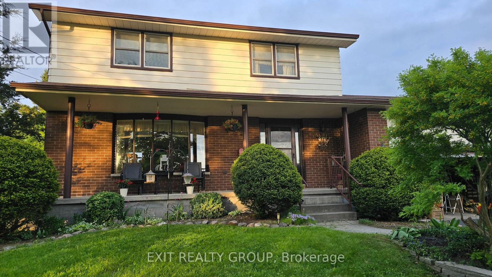 152 Chatterton Valley Crescent, Quinte West, Ontario  K0K 2B0 - Photo 4 - X12161570