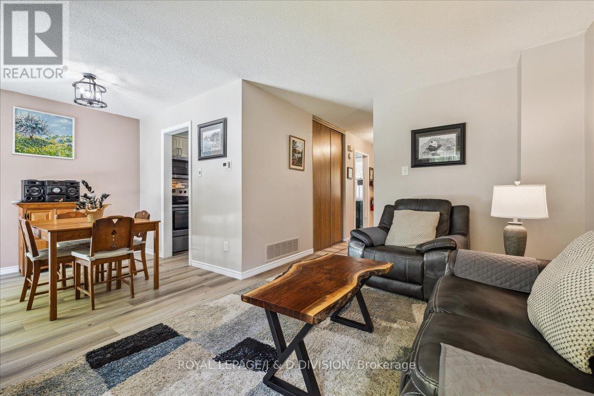 595 Holly Avenue, Milton, Ontario  L9T 4L9 - Photo 8 - W12161538