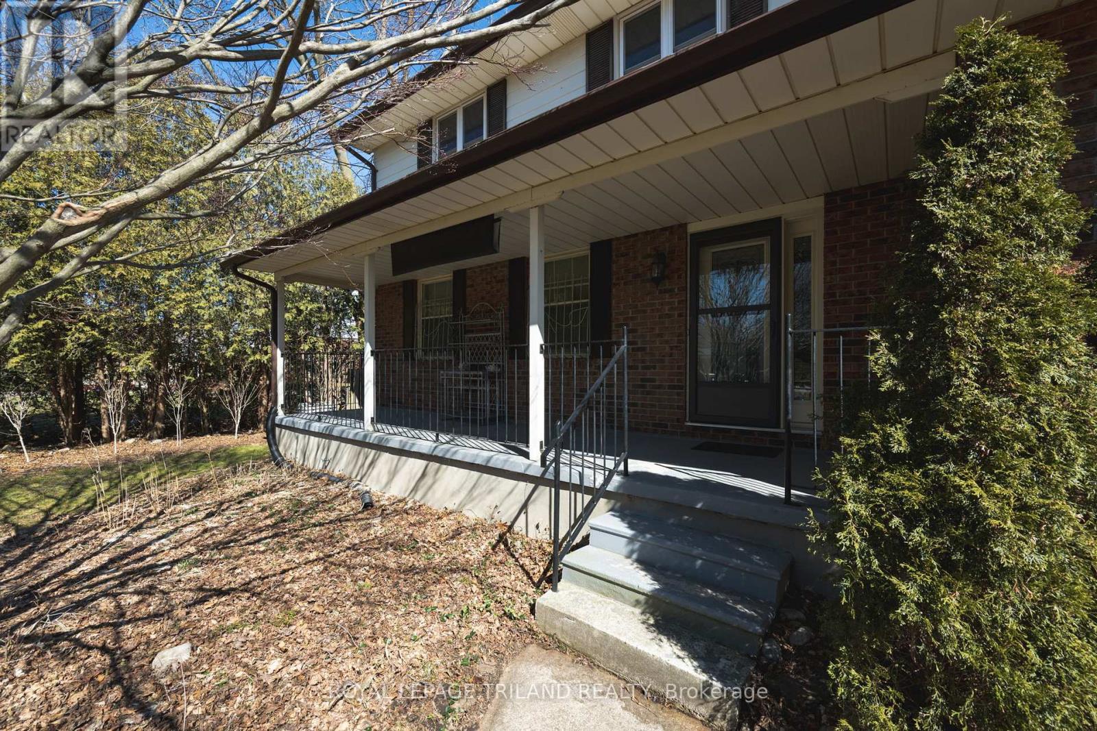 10280 Talbotville Gore Road, Southwold (Talbotville), Ontario  N5P 3T2 - Photo 3 - X12151708