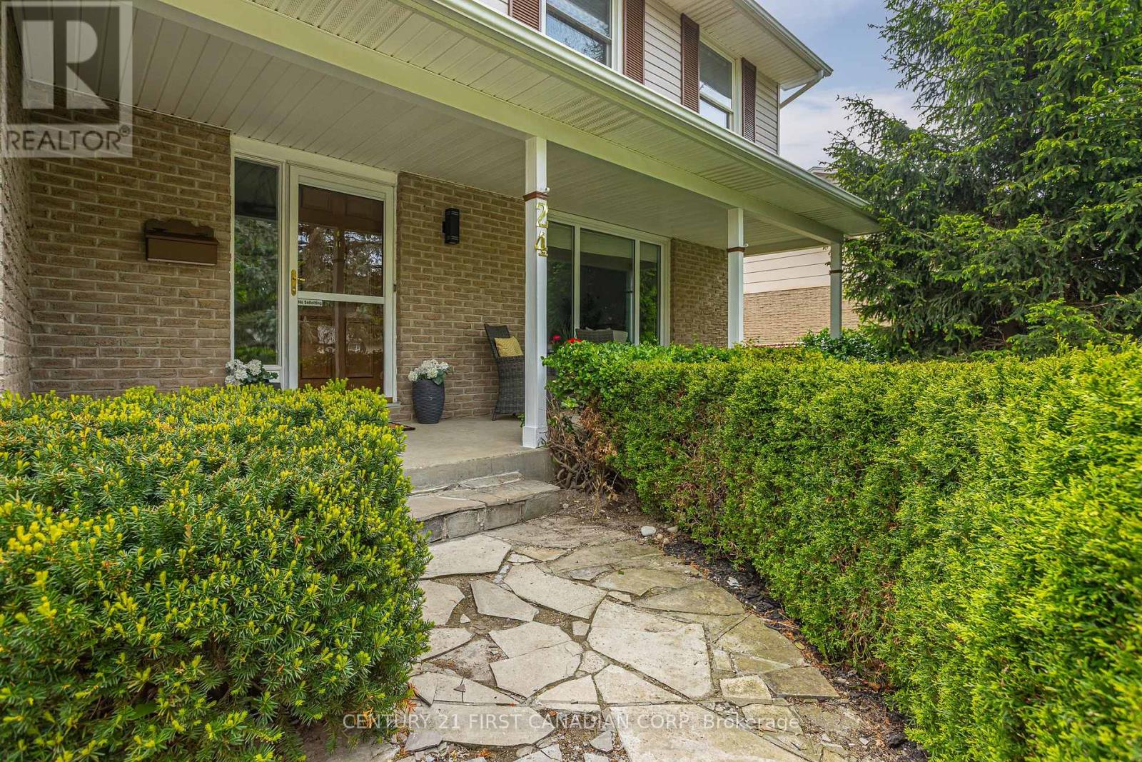 24 Bartlett Crescent, London South, Ontario  N6K 1W4 - Photo 4 - X12161428