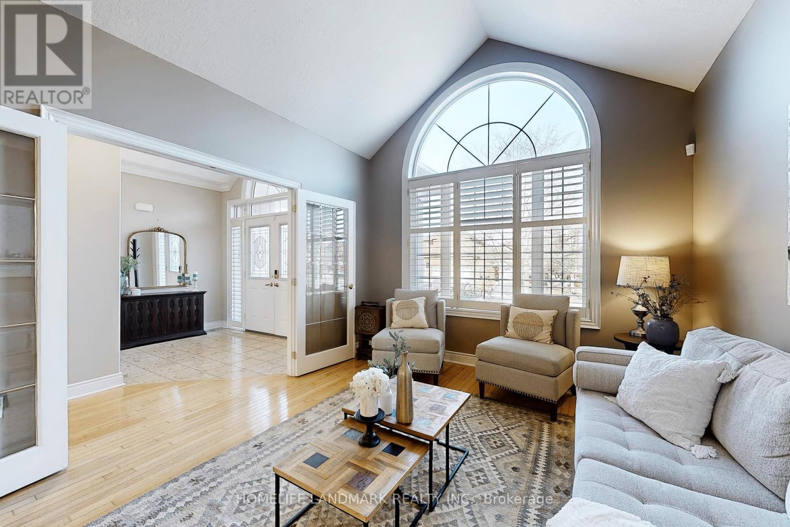 2314 Woodridge Way, Oakville, Ontario  L6H 6S3 - Photo 5 - W12161561