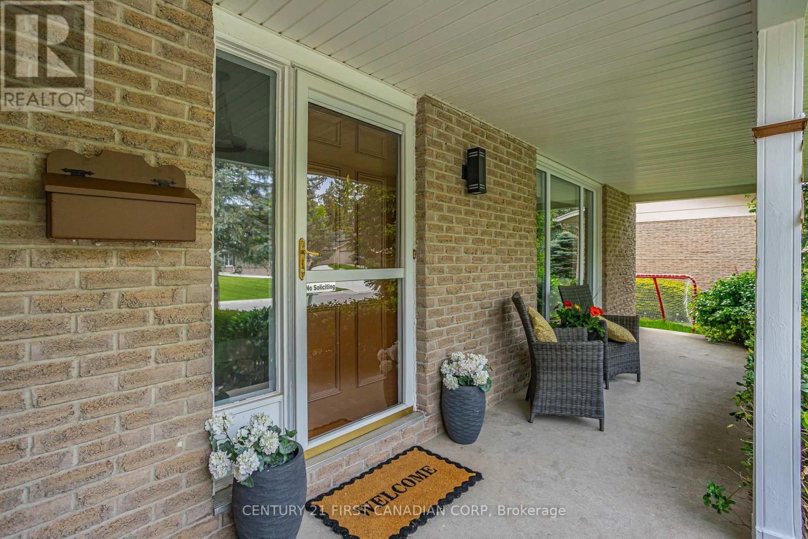 24 Bartlett Crescent, London South, Ontario  N6K 1W4 - Photo 5 - X12161428