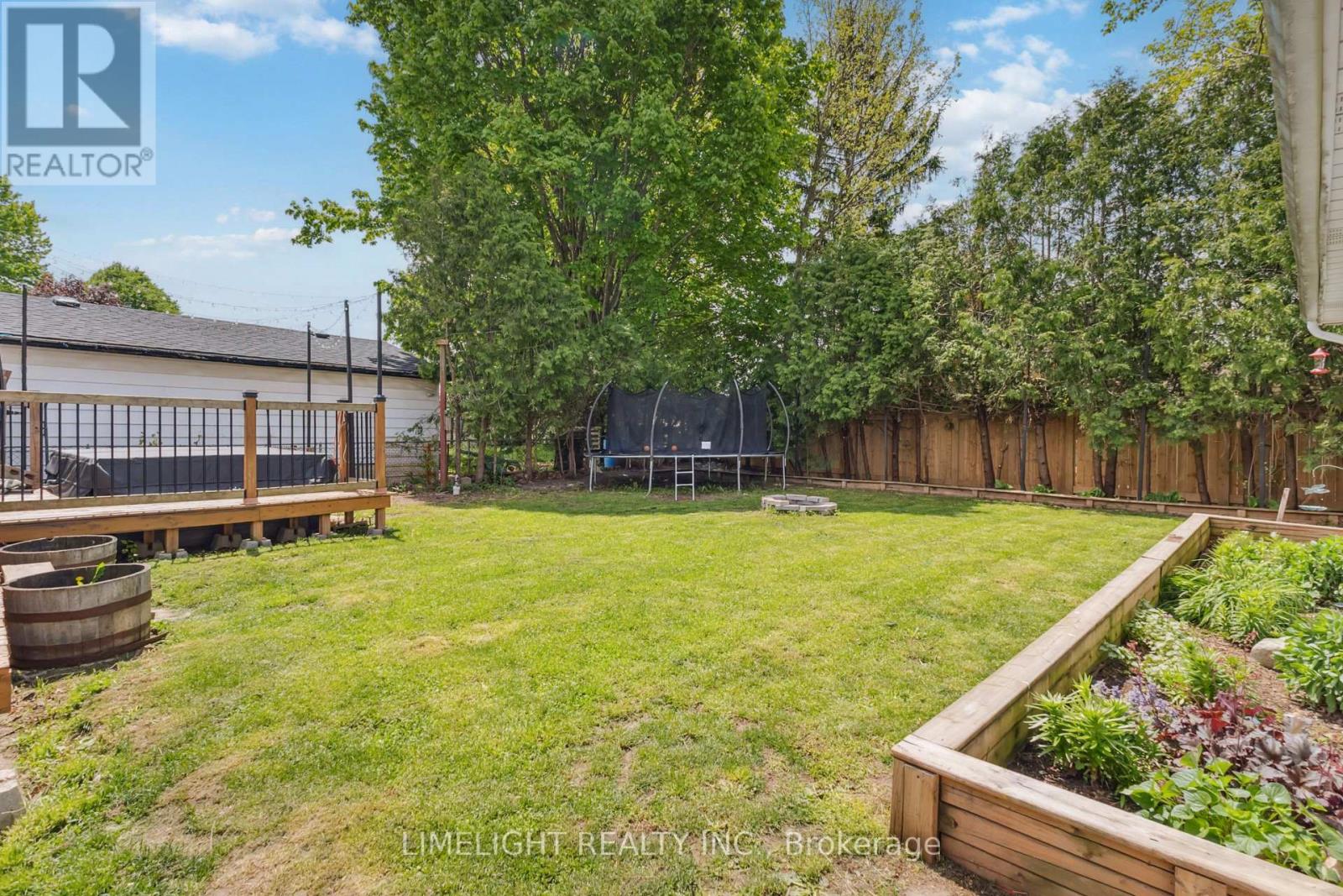 15 Oneida Road, London East, Ontario  N5V 2X2 - Photo 35 - X12161421