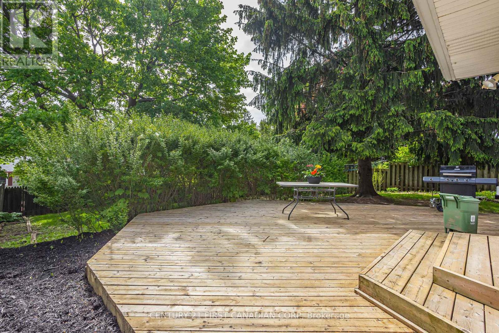 24 Bartlett Crescent, London South, Ontario  N6K 1W4 - Photo 33 - X12161428