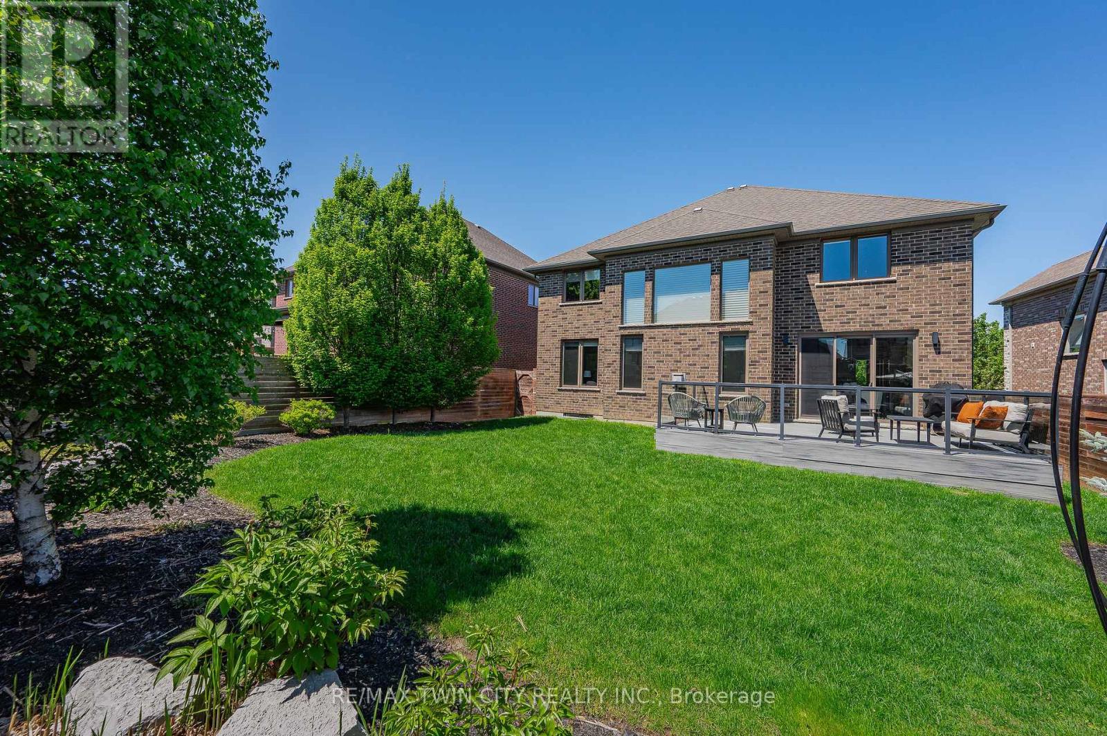 311 Deerfoot Trail, Waterloo, Ontario  N2K 0B3 - Photo 48 - X12104913