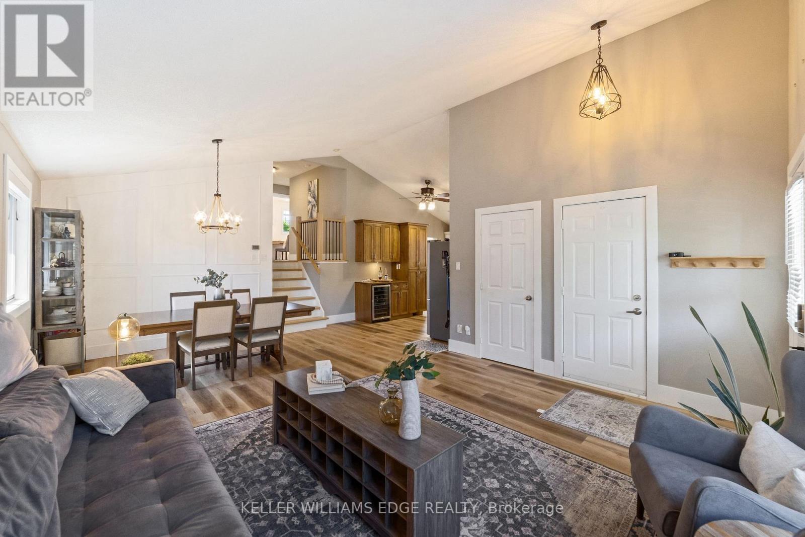 11 Liam Drive, Hamilton, Ontario  L9G 4Y1 - Photo 3 - X12158548