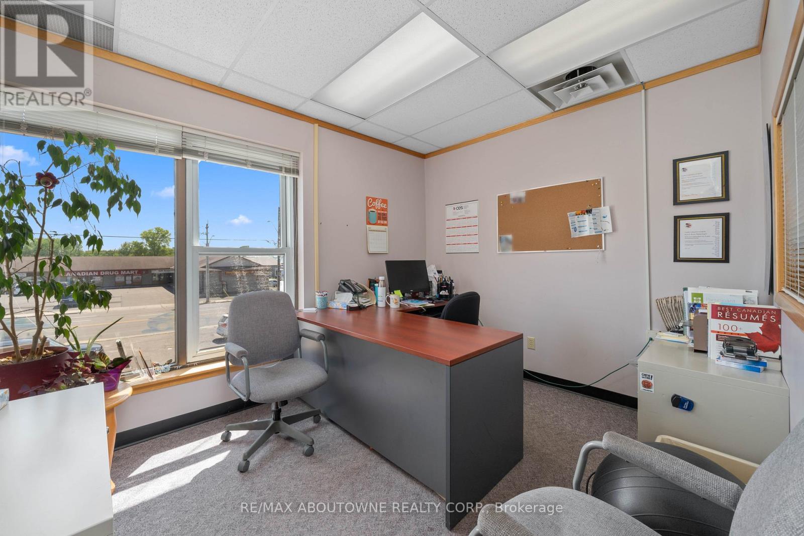 54 Dundas Street E, Belleville, Ontario  K8N 1B8 - Photo 18 - X12161406