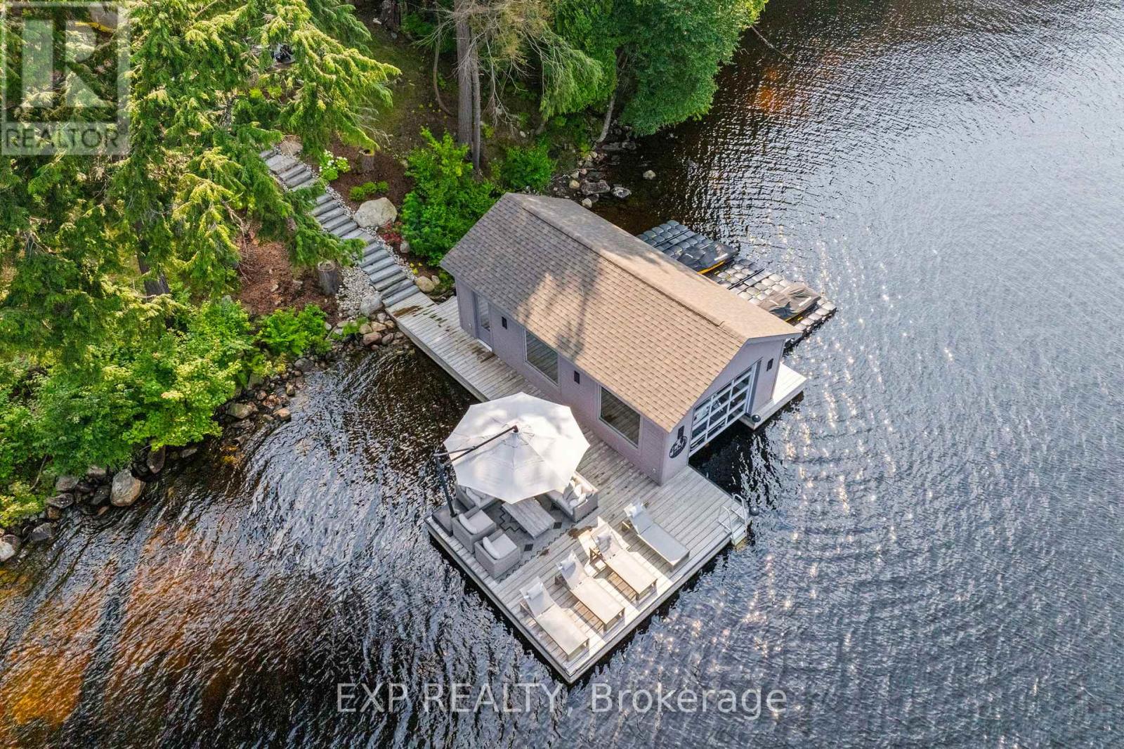 124 Claren Crescent, Huntsville (Stisted), Ontario  P1H 2J2 - Photo 39 - X12161465
