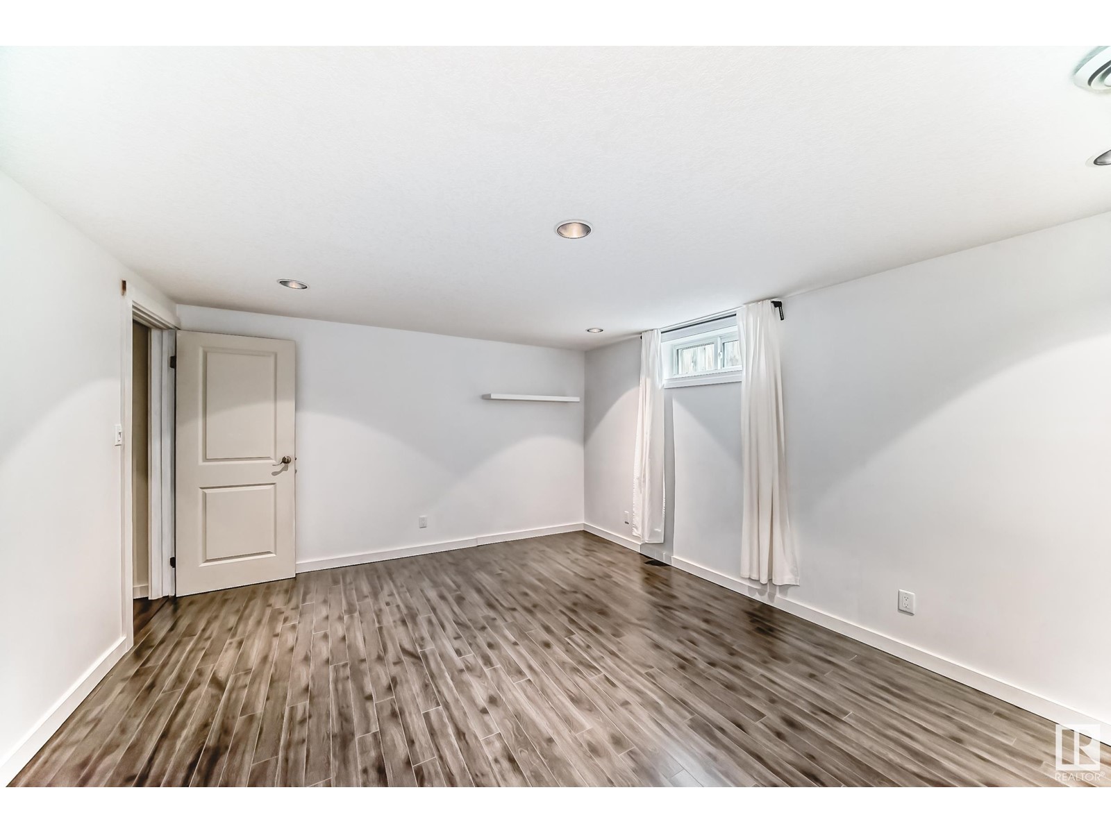 10439 37 Av Nw, Edmonton, Alberta  T6K 2H9 - Photo 31 - E4437732