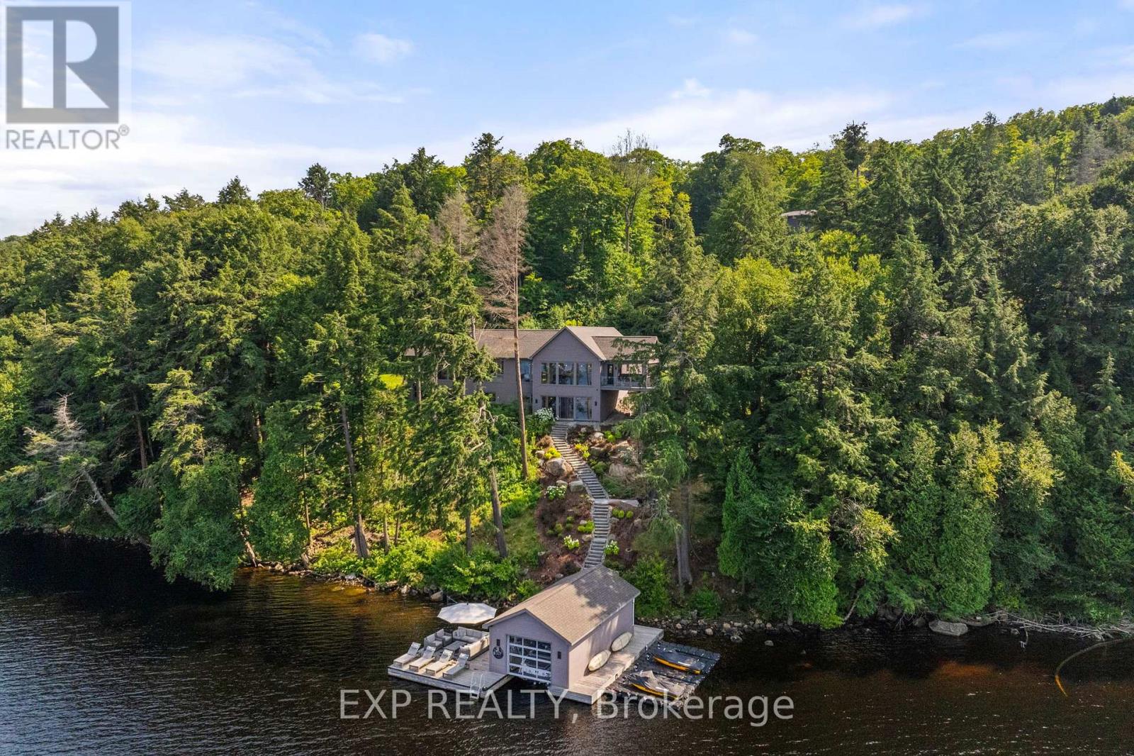 124 Claren Crescent, Huntsville (Stisted), Ontario  P1H 2J2 - Photo 3 - X12161465