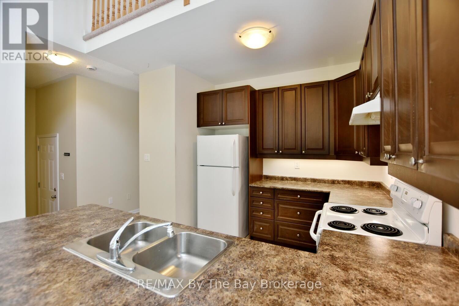 13 Berkshire Avenue, Wasaga Beach, Ontario  L9Z 0G3 - Photo 15 - S12161372