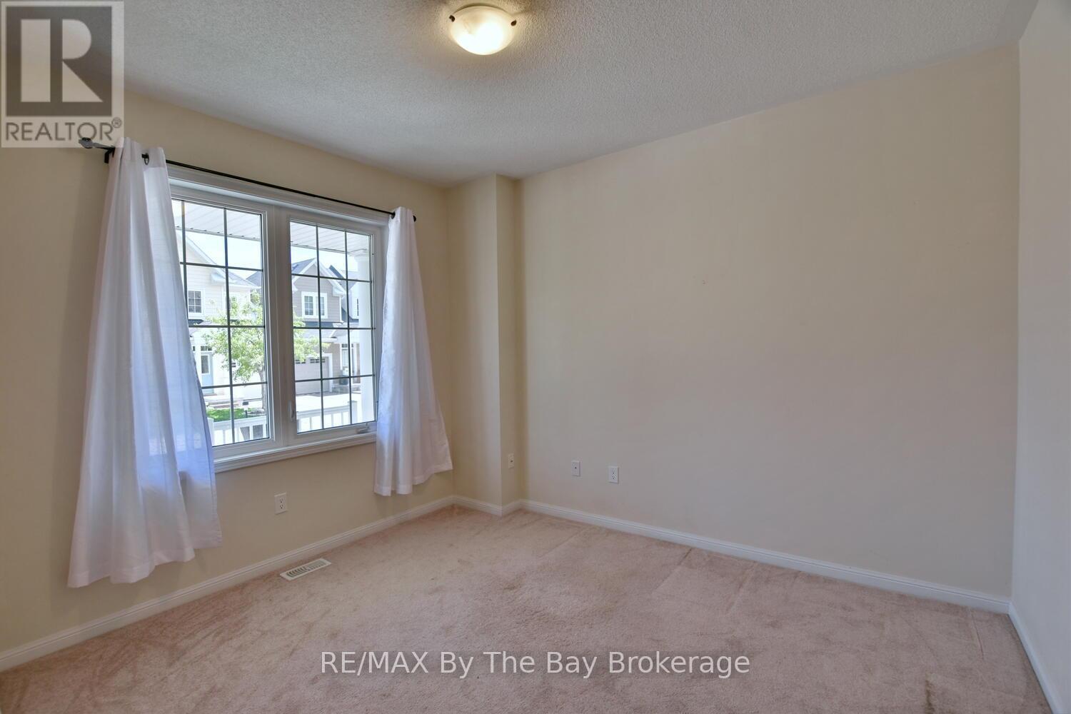 13 Berkshire Avenue, Wasaga Beach, Ontario  L9Z 0G3 - Photo 10 - S12161372