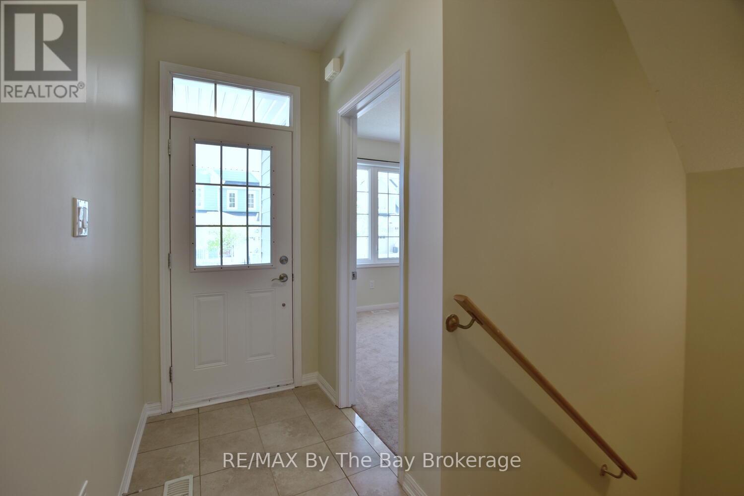 13 Berkshire Avenue, Wasaga Beach, Ontario  L9Z 0G3 - Photo 8 - S12161372