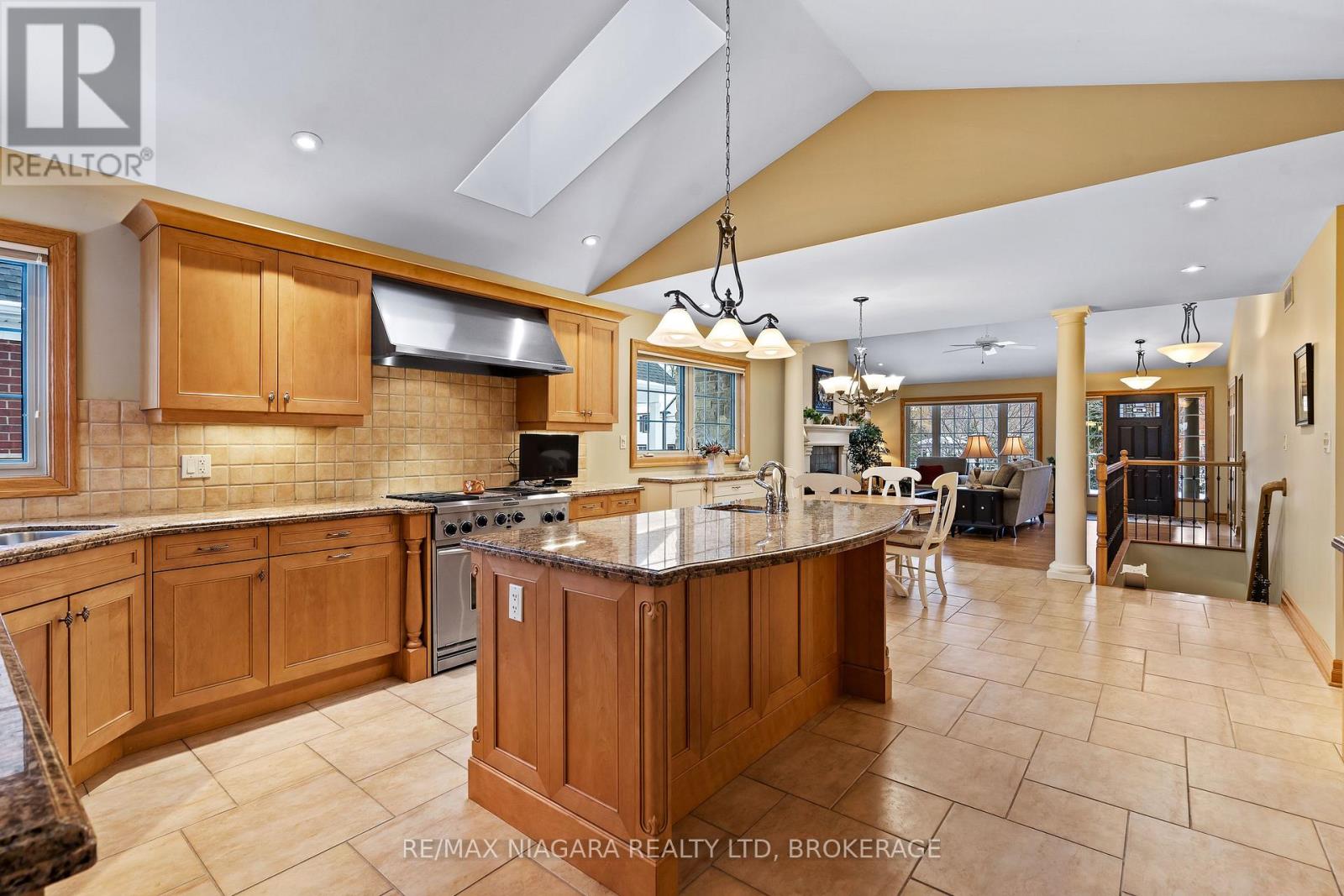 222 Four Mile Creek Road, Niagara-On-The-Lake, Ontario  L0S 1P0 - Photo 11 - X12161539