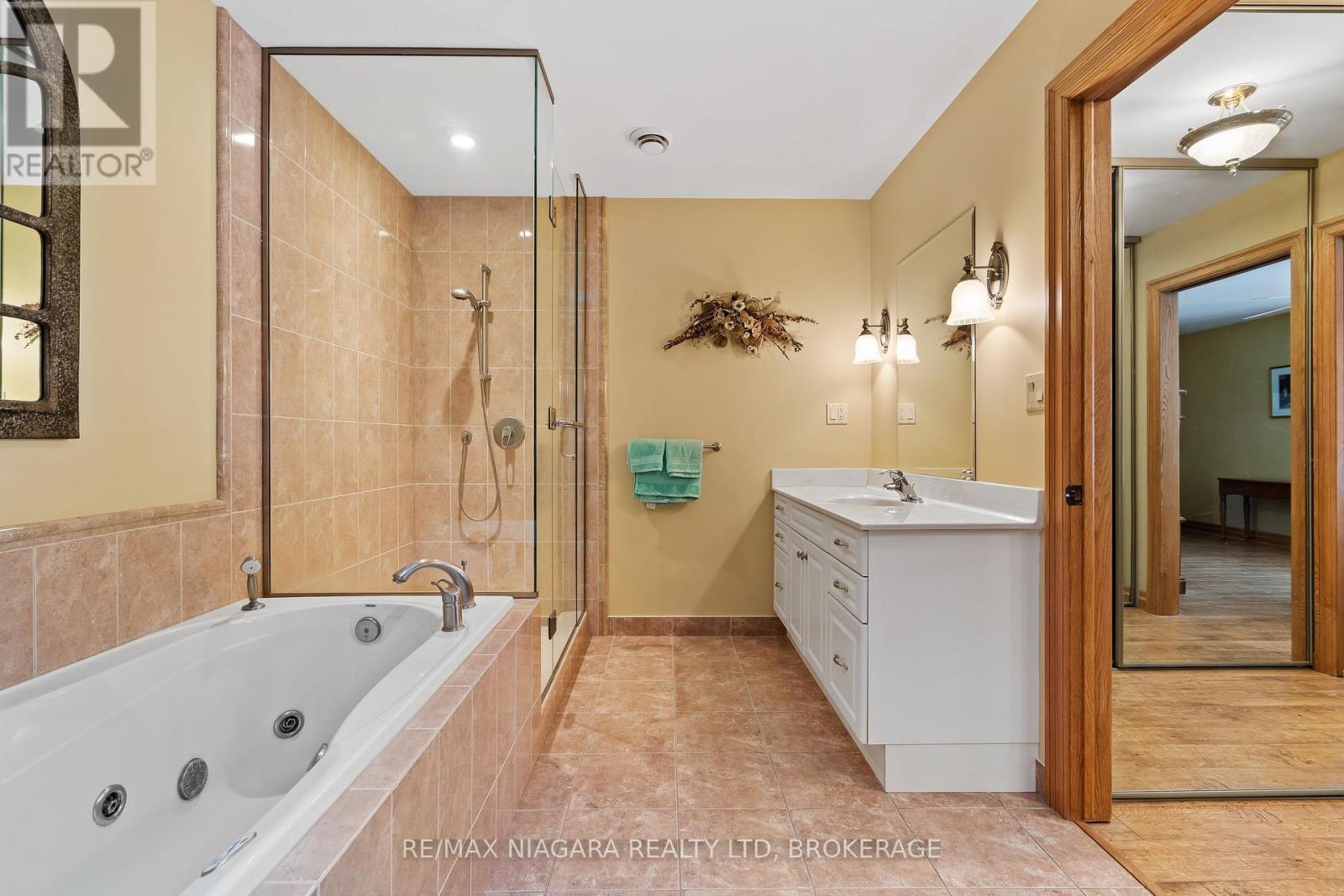 222 Four Mile Creek Road, Niagara-On-The-Lake, Ontario  L0S 1P0 - Photo 17 - X12161539