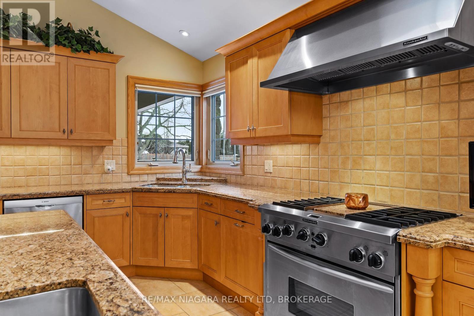 222 Four Mile Creek Road, Niagara-On-The-Lake, Ontario  L0S 1P0 - Photo 13 - X12161539