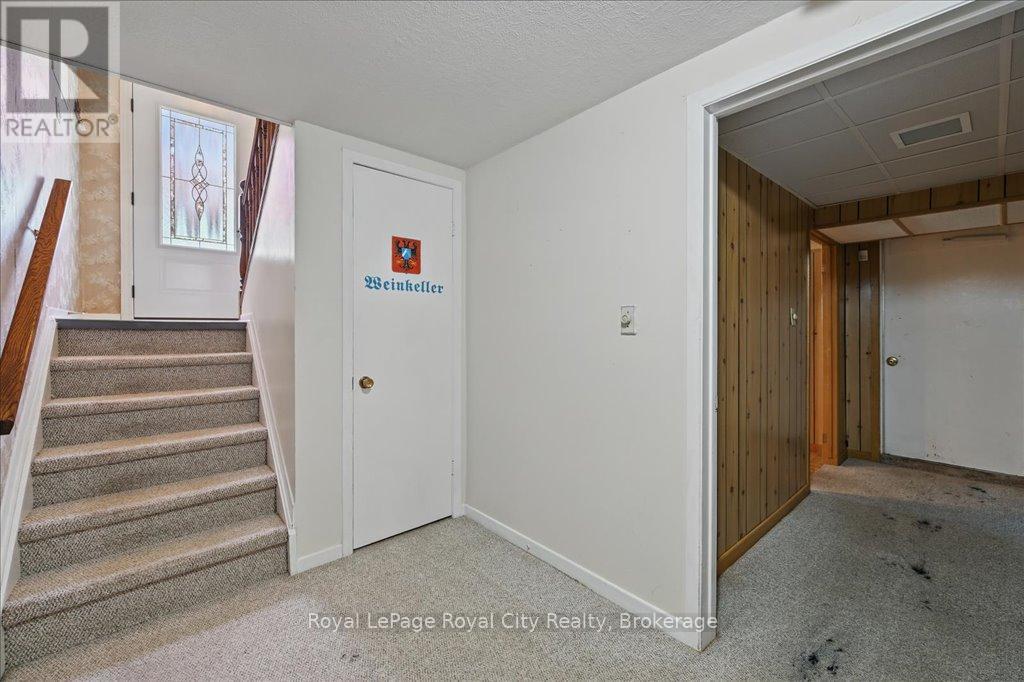 701 Castleguard Crescent, Burlington, Ontario  L7N 2W7 - Photo 31 - W12161495