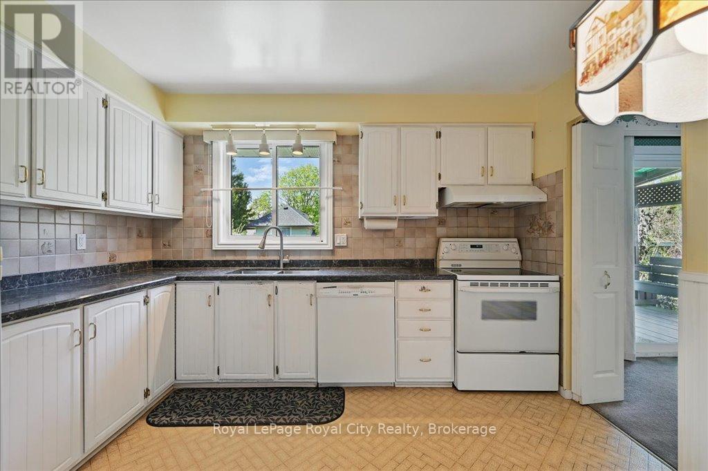 701 Castleguard Crescent, Burlington, Ontario  L7N 2W7 - Photo 19 - W12161495