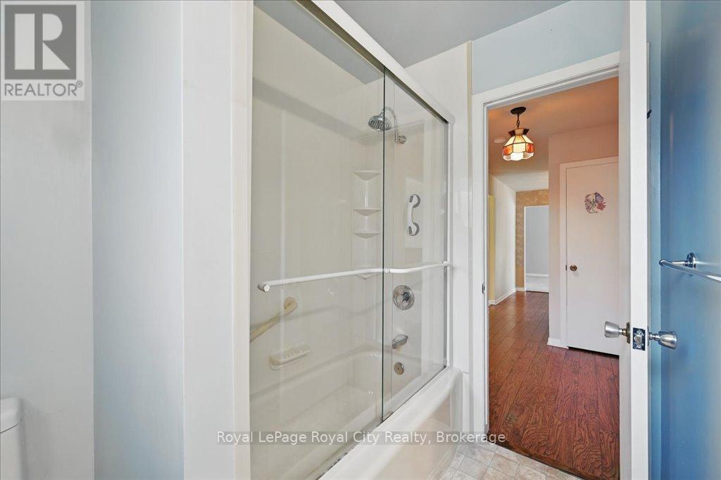 701 Castleguard Crescent, Burlington, Ontario  L7N 2W7 - Photo 30 - W12161495