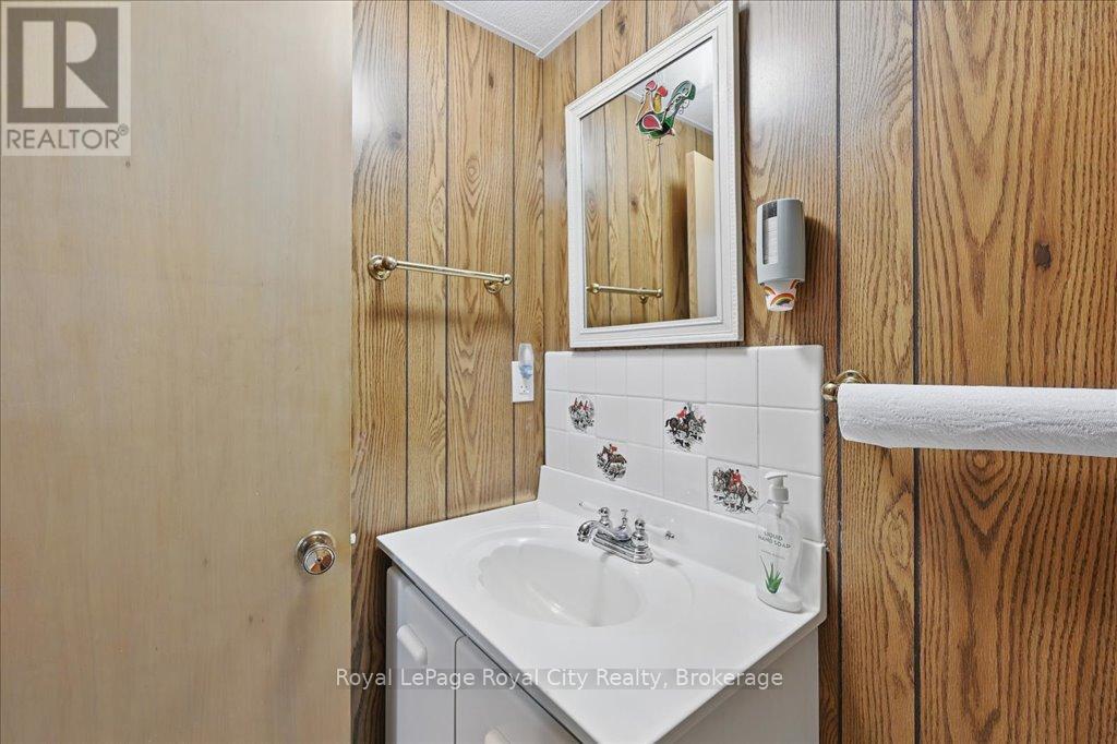 701 Castleguard Crescent, Burlington, Ontario  L7N 2W7 - Photo 38 - W12161495