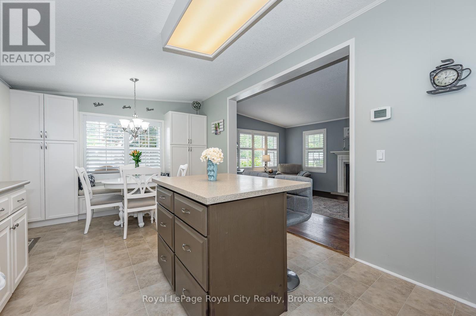40 Bullfrog Drive, Puslinch, Ontario  N0B 2J0 - Photo 9 - X12126067