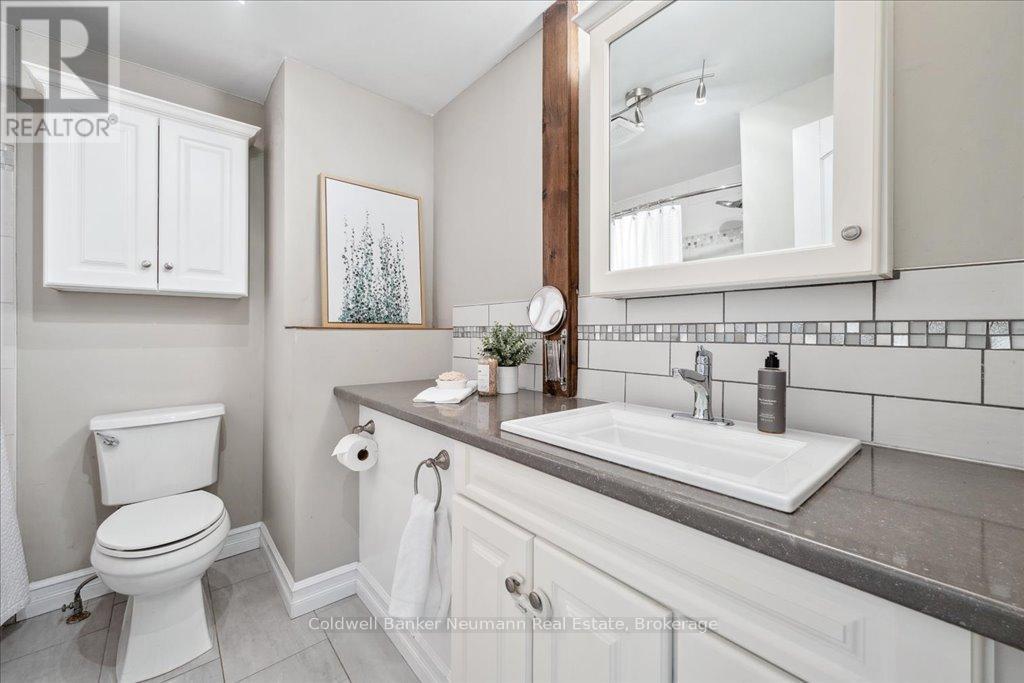31 Carey Crescent, Guelph, Ontario  N1H 7J9 - Photo 16 - X12153506