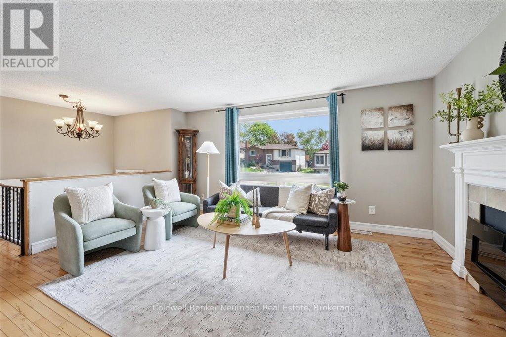 31 Carey Crescent, Guelph, Ontario  N1H 7J9 - Photo 5 - X12153506