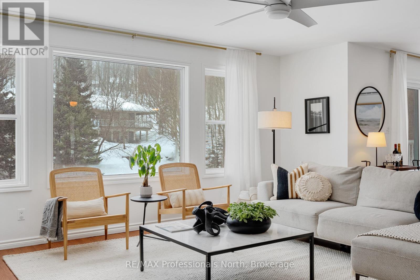 47 Farmcrest Avenue, Dysart Et Al, Ontario  K0M 1S0 - Photo 5 - X12161436