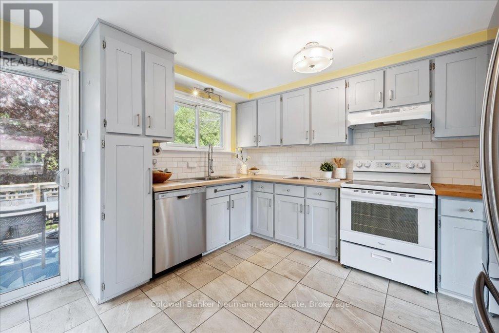31 Carey Crescent, Guelph, Ontario  N1H 7J9 - Photo 8 - X12153506