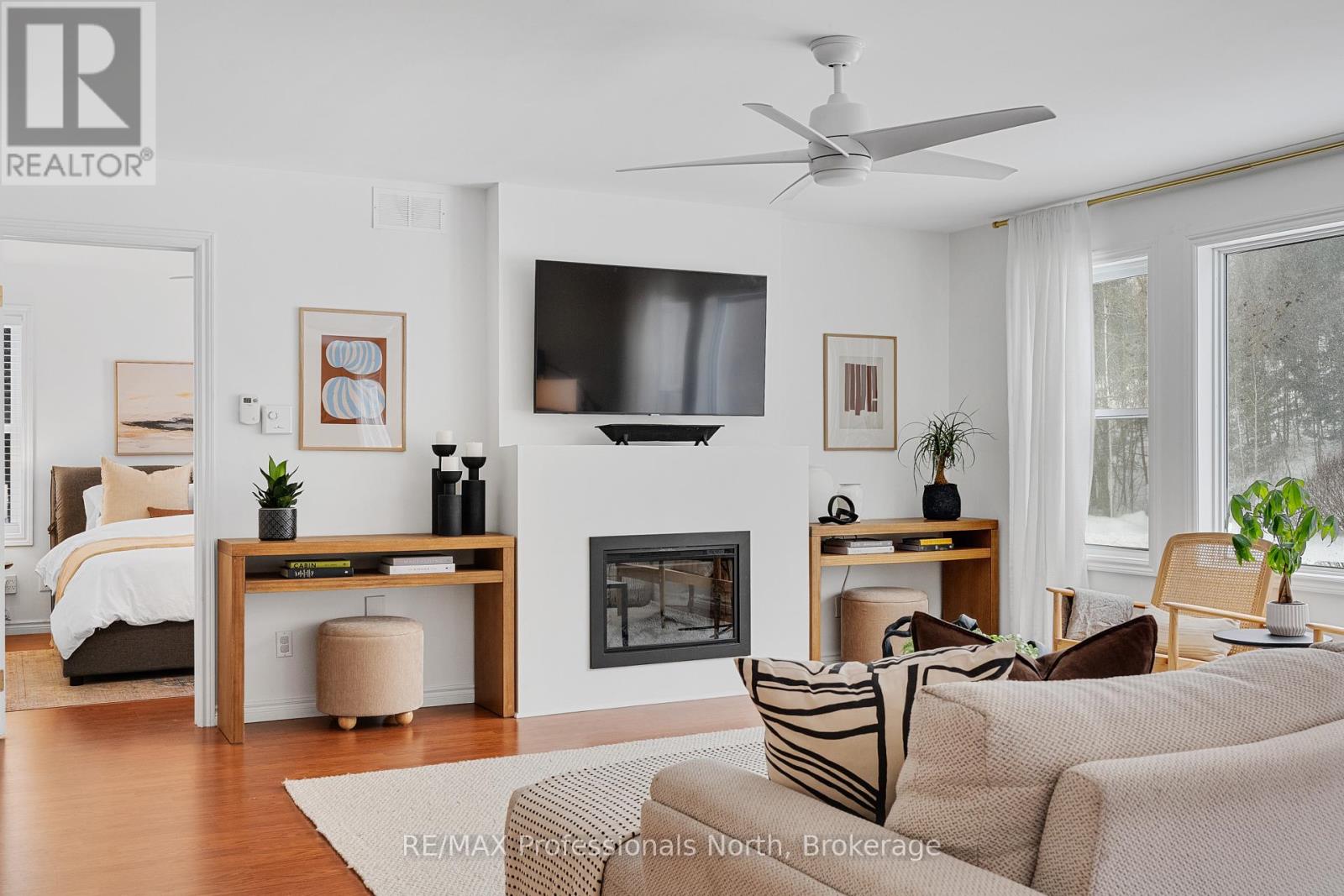47 Farmcrest Avenue, Dysart Et Al, Ontario  K0M 1S0 - Photo 3 - X12161436