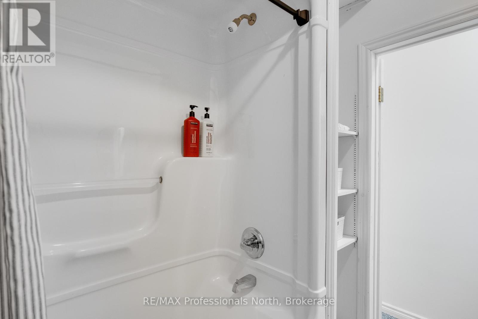 47 Farmcrest Avenue, Dysart Et Al, Ontario  K0M 1S0 - Photo 39 - X12161436