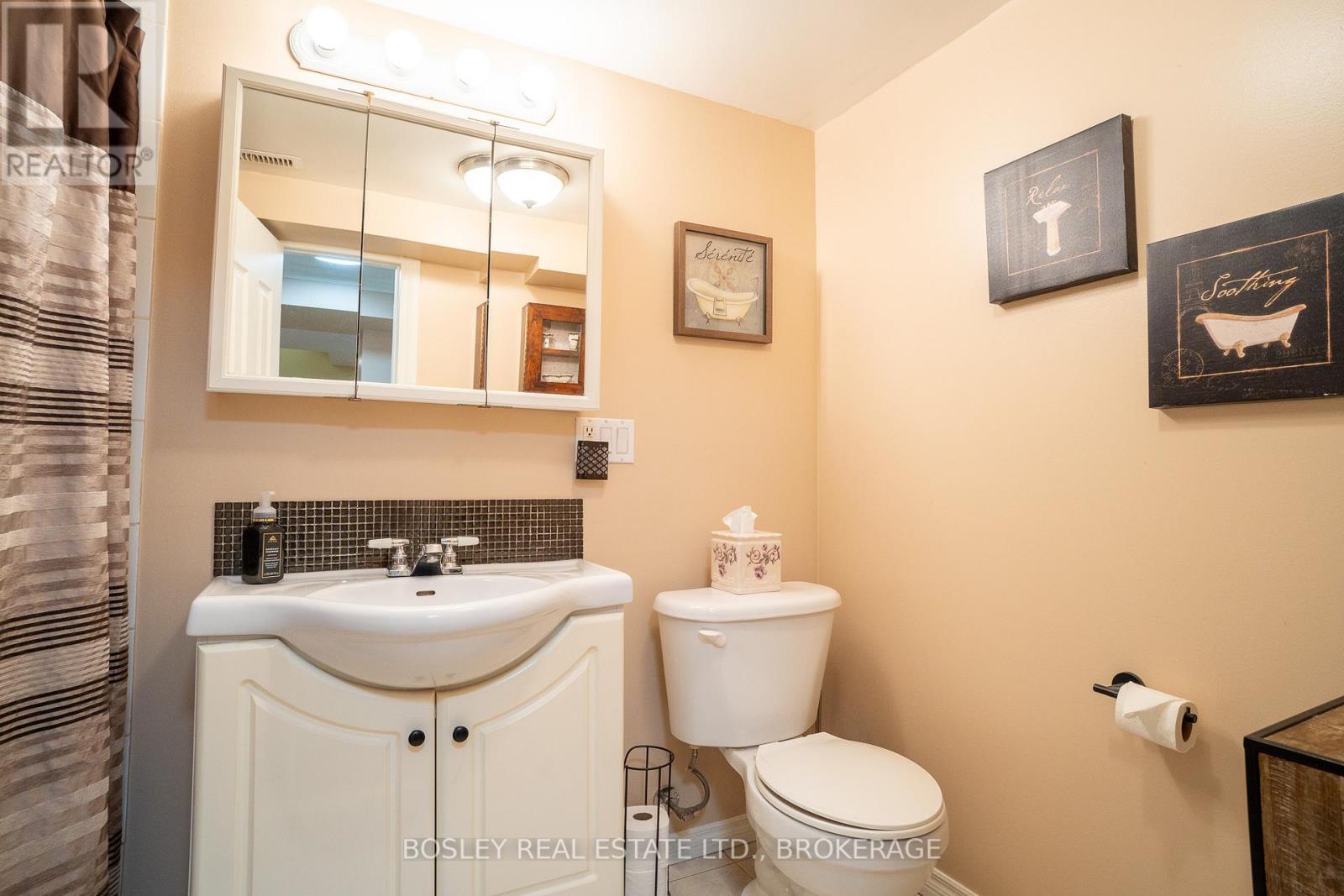 1568 Asgard Drive, Mississauga, Ontario  L5E 2B9 - Photo 15 - W12164712