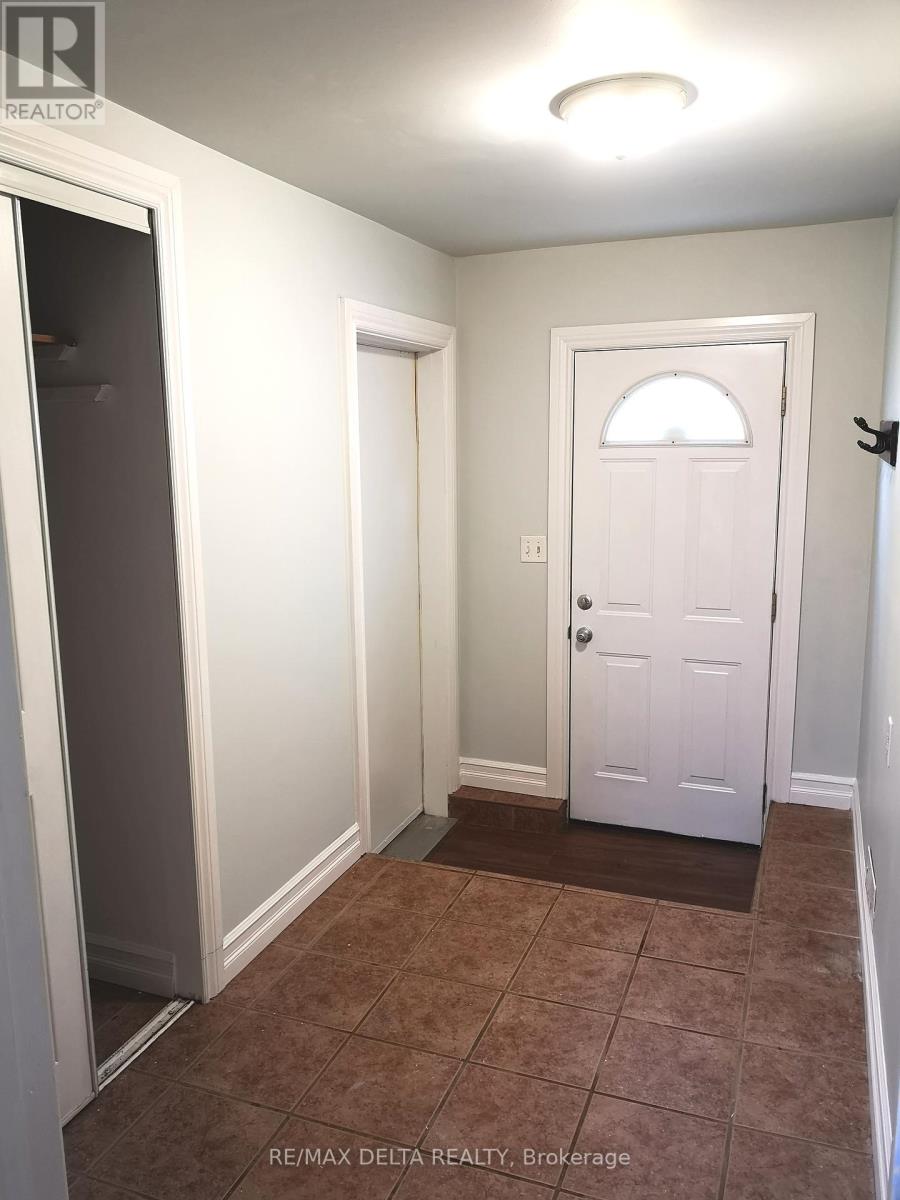 1758 Bromont Way, Ottawa, Ontario  K1C 5J9 - Photo 3 - X12013782