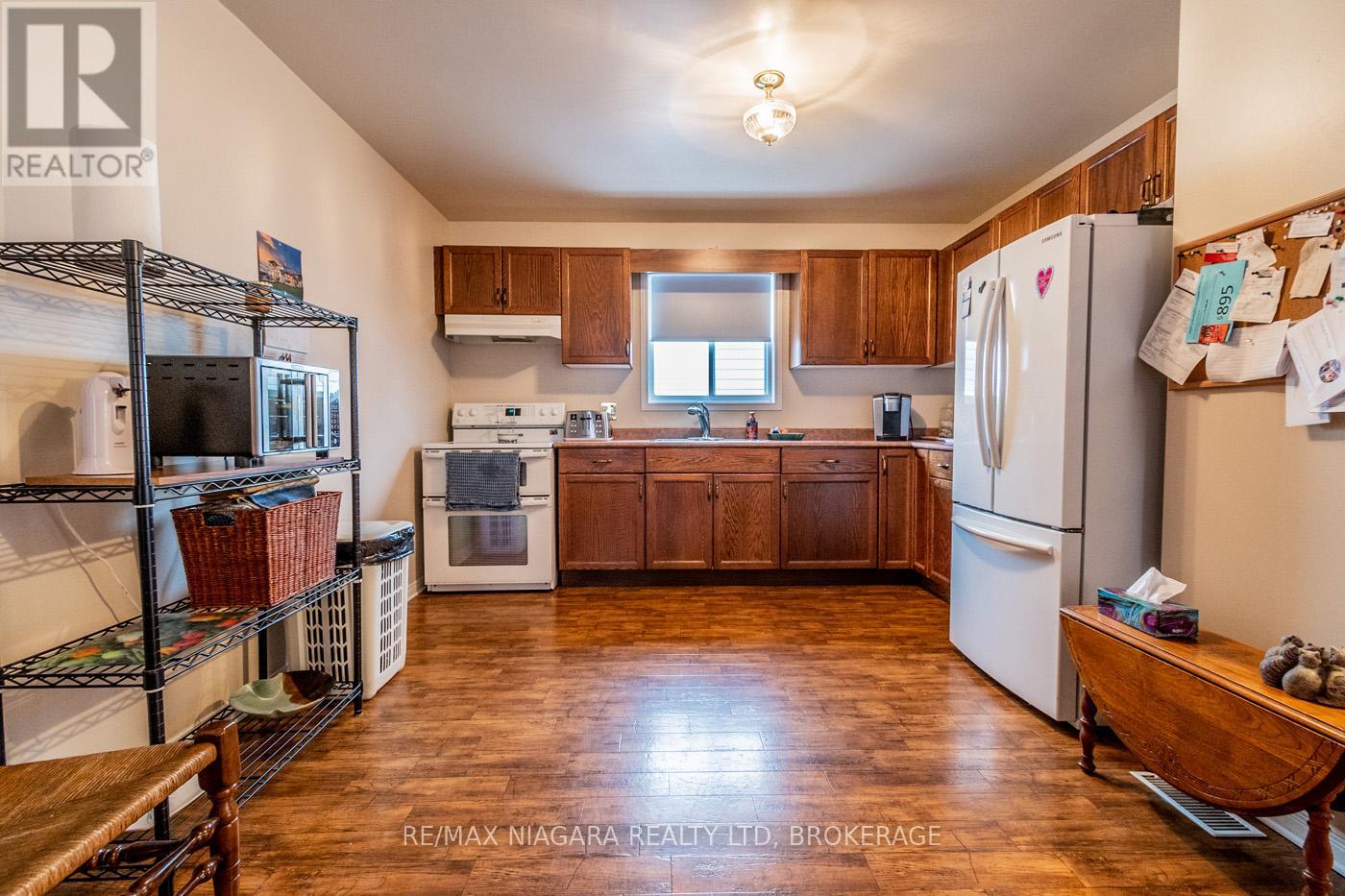 Property at 14 JENNIFER CRESCENT image 3