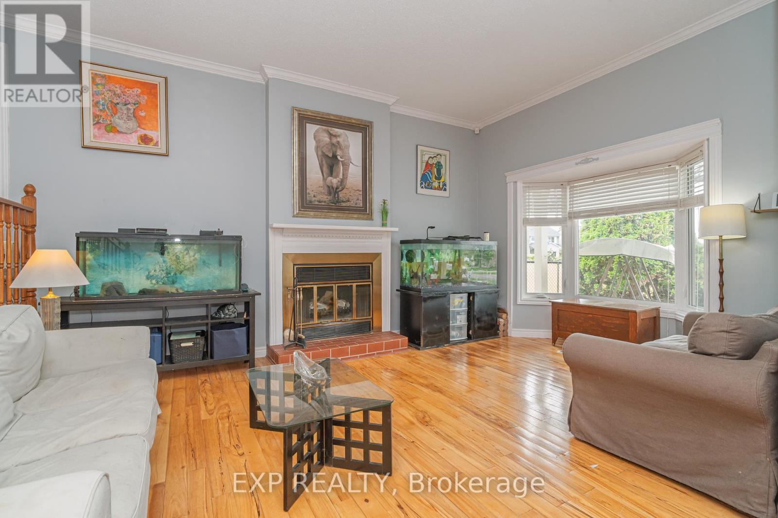 6453 Viseneau Drive, Ottawa, Ontario  K1C 5H1 - Photo 3 - X12158154