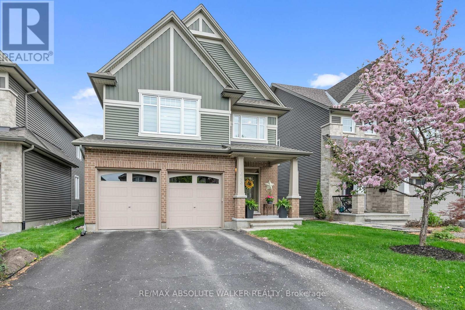 643 Rockrose Way, Ottawa, Ontario  K1T 0K6 - Photo 2 - X12159854