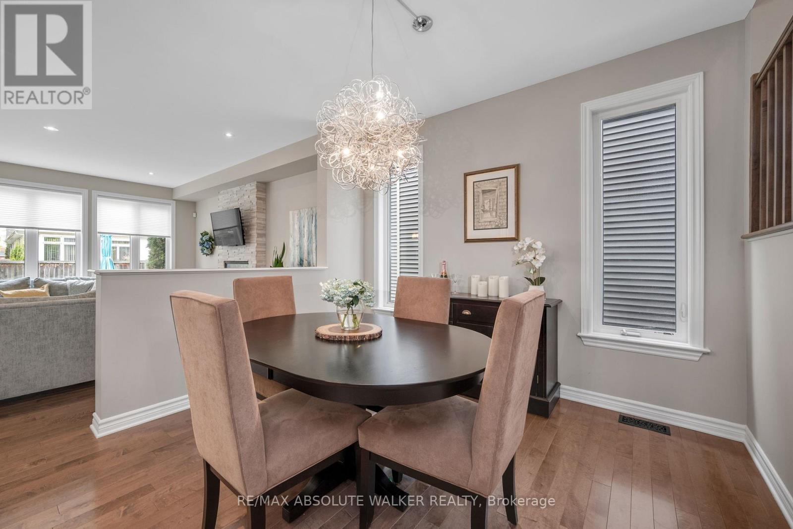 643 Rockrose Way, Ottawa, Ontario  K1T 0K6 - Photo 5 - X12159854