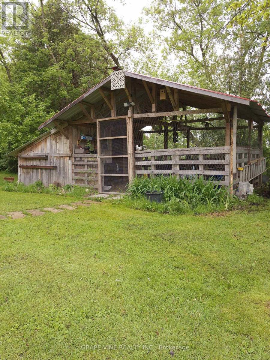 8942 Mitch Owens Road, Ottawa, Ontario  K0A 1V0 - Photo 22 - X12164693