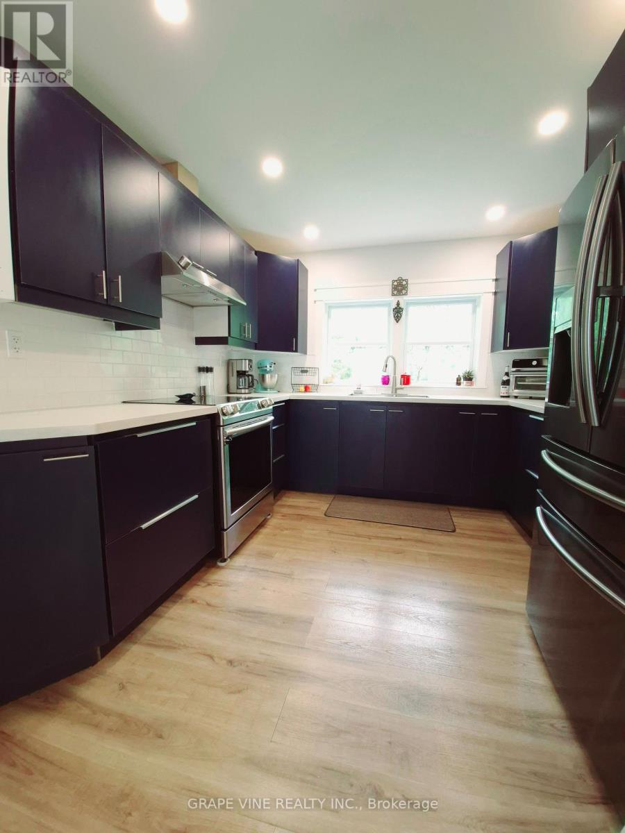 8942 Mitch Owens Road, Ottawa, Ontario  K0A 1V0 - Photo 8 - X12164693