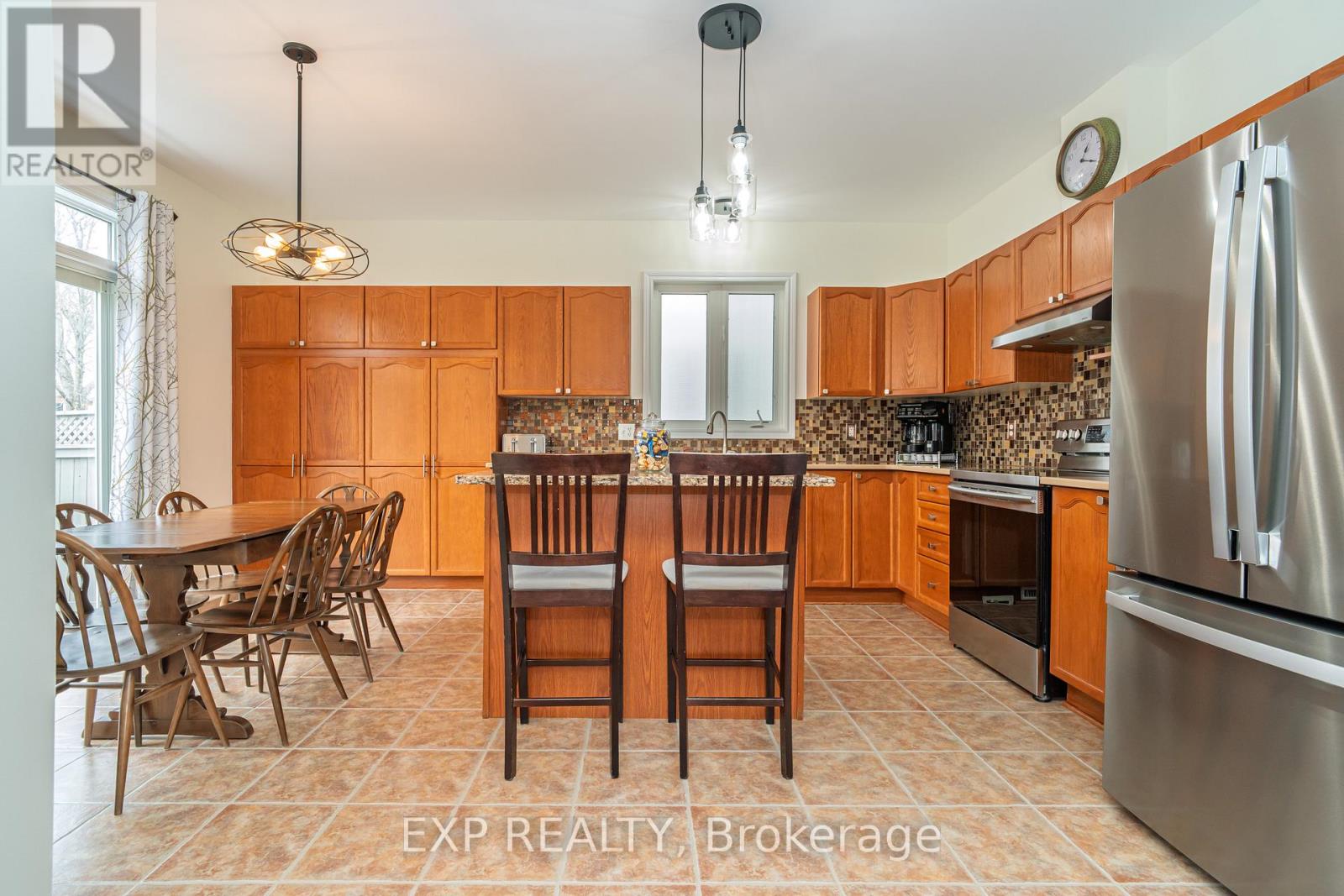 65 Friendly Crescent, Ottawa, Ontario  K2S 2B6 - Photo 12 - X12161547