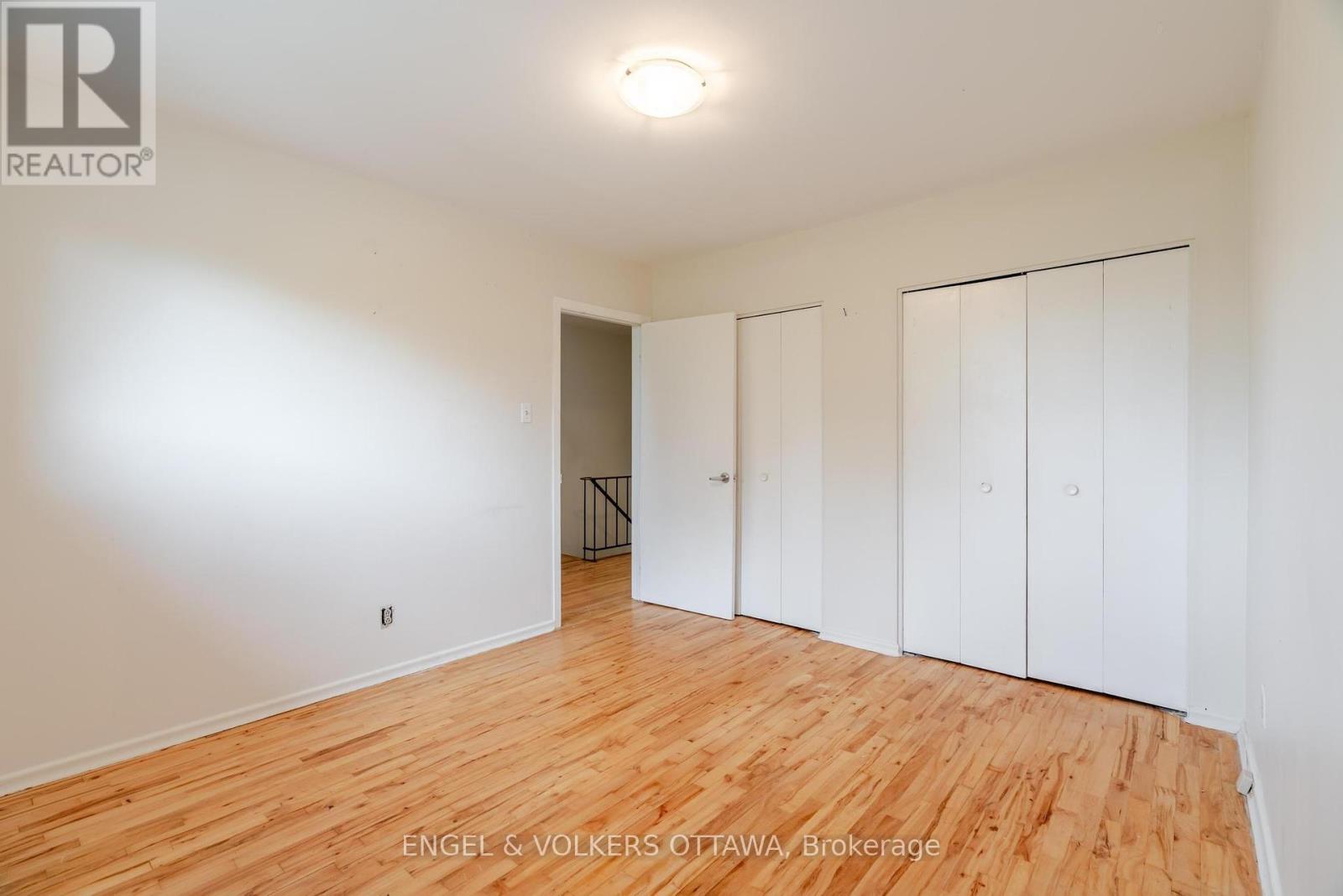 822 Grenon Avenue, Ottawa, Ontario  K2B 6G2 - Photo 16 - X12164705