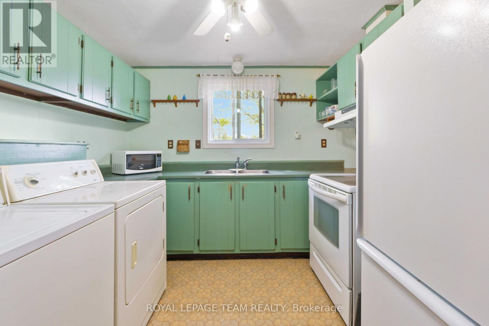 307 Dodson Street, North Grenville, Ontario  K0G 1J0 - Photo 11 - X12164721