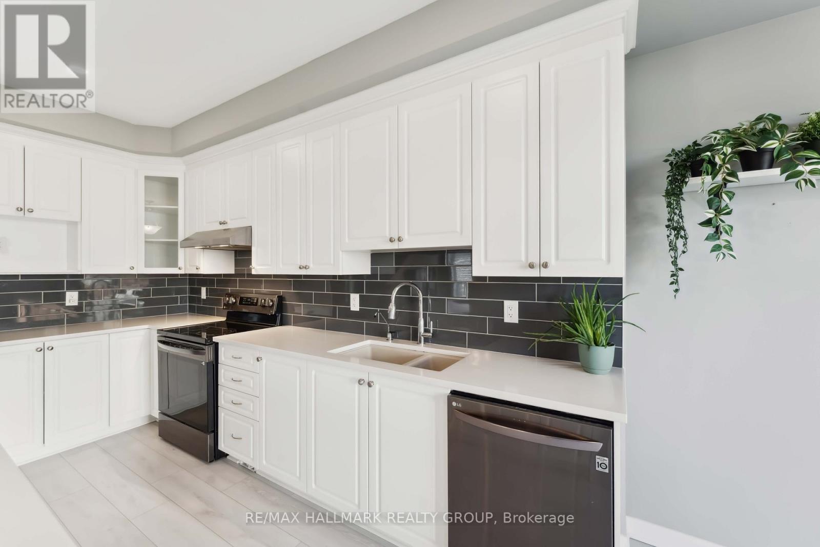 731 Sebastian Street, Ottawa, Ontario  K4A 5L1 - Photo 16 - X12164755