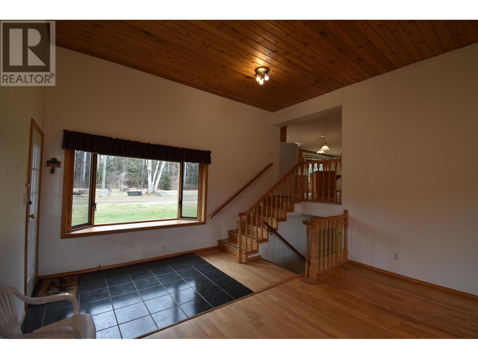 29 Swan Lake Road, Hazelton, British Columbia  V0J 1Y5 - Photo 8 - R2992506