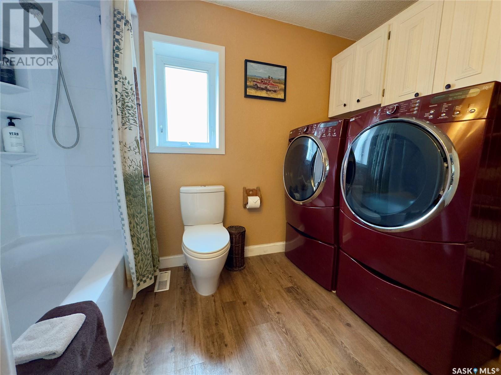 118 Cedar Avenue N, Eastend, Saskatchewan  S0N 0T0 - Photo 9 - SK990675